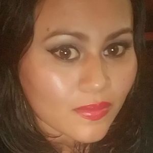 Meet your Posher, Yasely